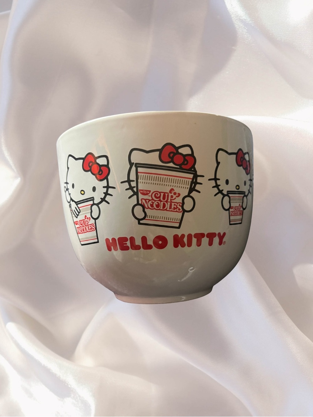 Hello kitty cup noodles bowl holds